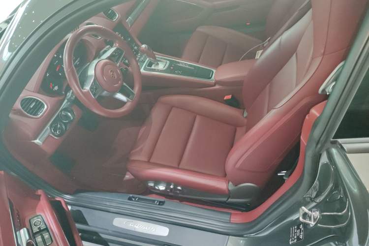 Used Porsche 718 2020 Cayman 2.0T
