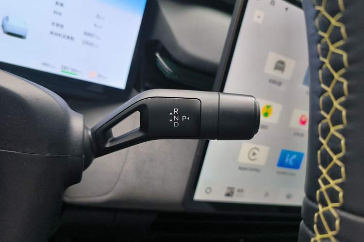 Used Lynk & Co 08 EM-P 2025 220 km All-Wheel-Drive Performance Halo