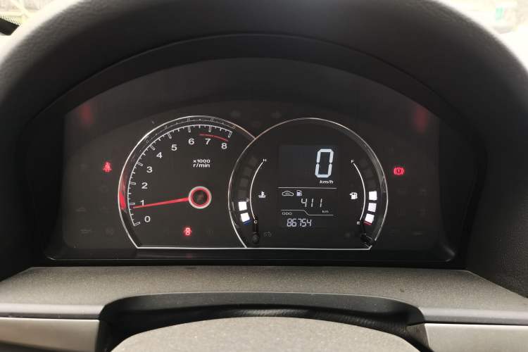 Used Roewe 350 2015 1.5L Manual Luxury Sunroof Edition
