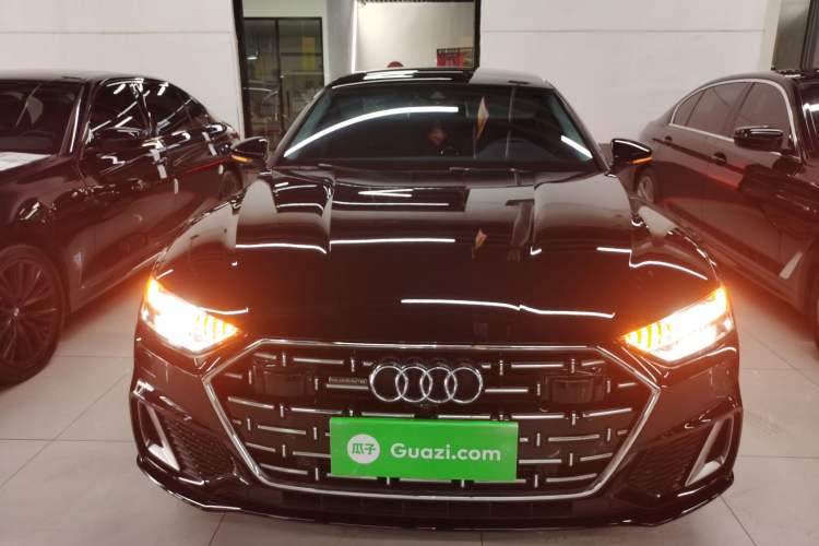 Used Audi A7L 2024 45TFSI S-line Dream-Building Edition Flow Crystal Package
