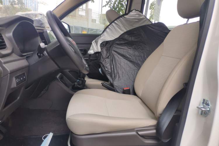 Used Wuling Hongguang V 2022 1.5L Jingqu Version Hydraulic Power Steering LAR