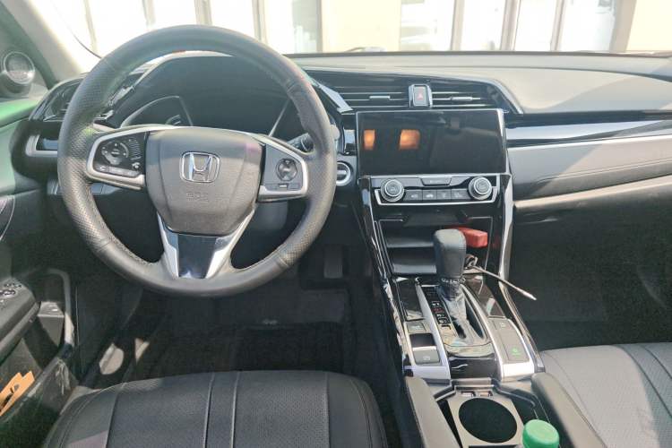 Used Honda Civic 2016 220TURBO CVT Luxury Edition Center Console