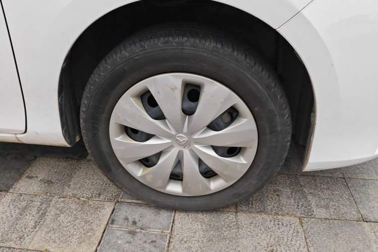 Used Toyota YARiS L Zhi Xuan 2017 1.5E CVT Enhanced Performance Edition Right Front Wheel Hub