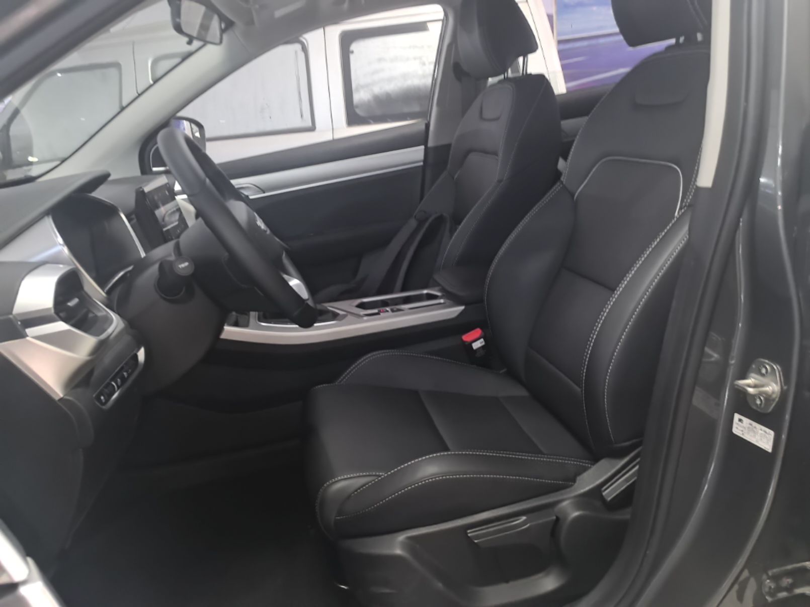 Geely Auto Coolray 2025 1.5L CVT Super Edition — снимка 17