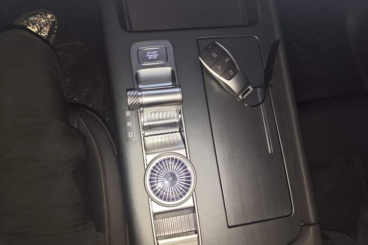 Used BAIC Off-Road BJ30 2026 Model Traveler 1.5T DCT Two-Wheel Drive Standard Version Gear Lever