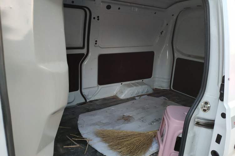 Used Jinbei Hiace X30 2023 1.5L Super-Enjoyment Van 2/5 Seats Non-Air-Conditioned Version SWC15M Left Rear Seat