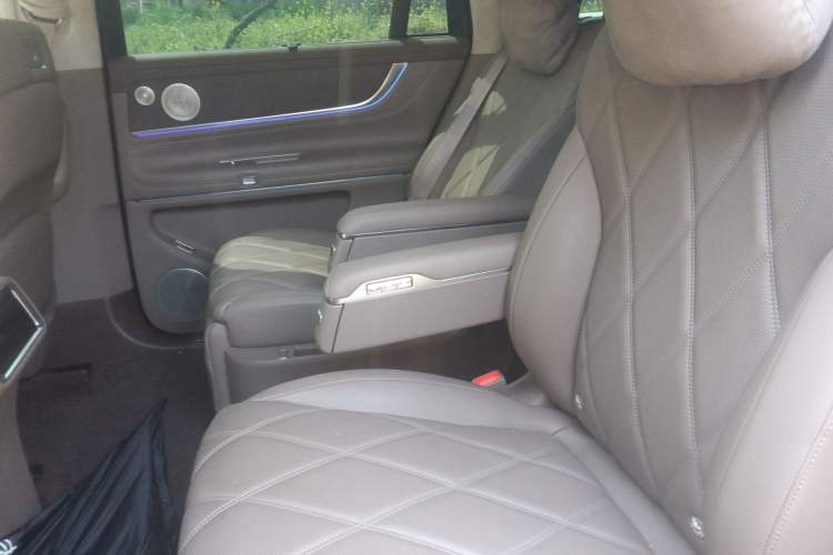 Used Hima AITO M9 2025 Extended-Range Ultra Version 52 kWh 6-Seater Left Rear Seat