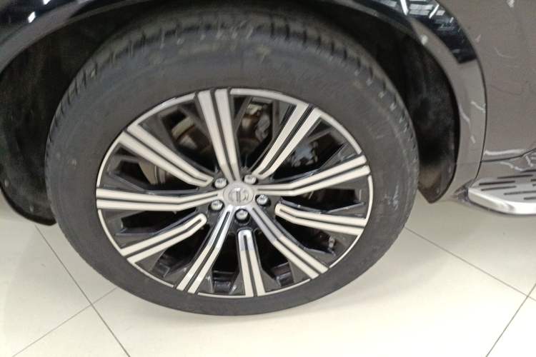 Used Volvo XC90 2018 T6 Prestige 7-Seater Right Rear Wheel Hub