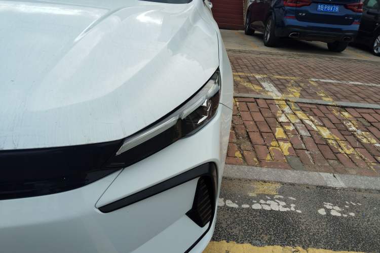 Used Geely Auto Emgrand L HiP 2024 Champion Edition 1.5TD-DHT Pro 100KM Excellence Model
