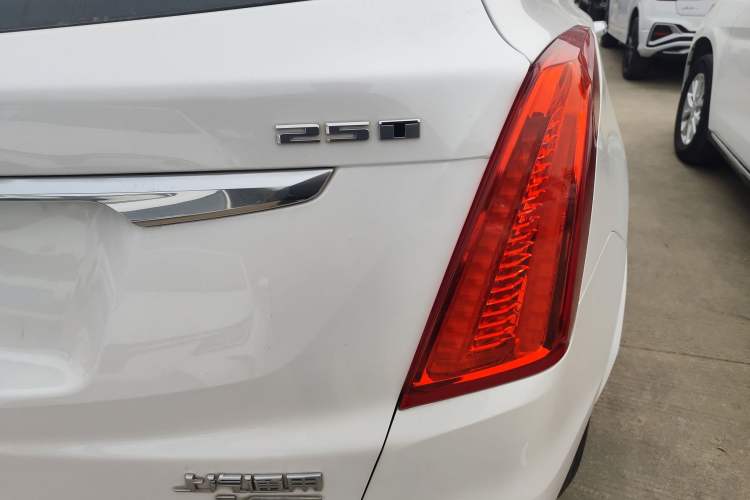 Used Cadillac XT5 2018 25T Luxury Model