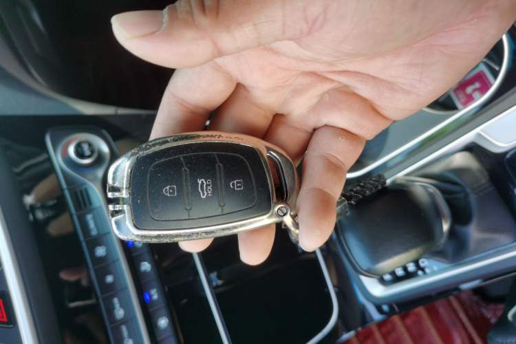 Used Hyundai Tucson 2020 280TGDi Two-Wheel-Drive GLS Fashion Edition China VI Standard Vehicle Key