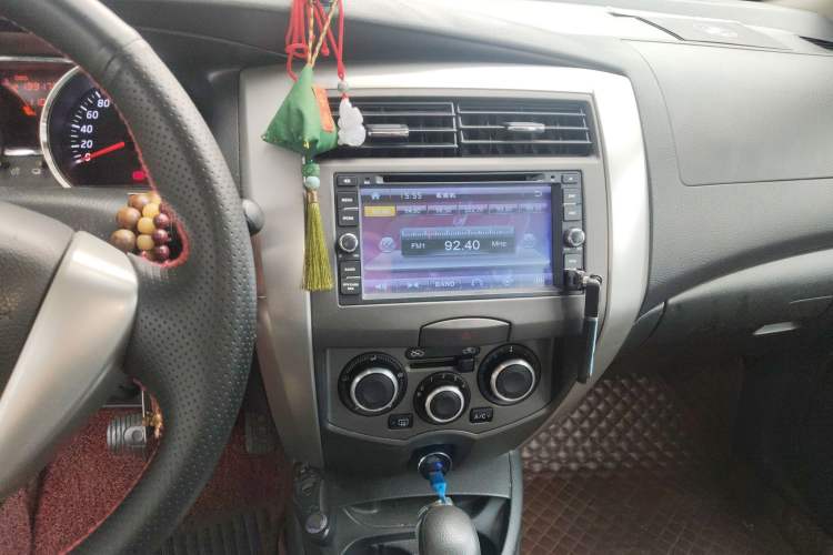 Used Nissan Livina 2013 Jinrui 1.6XL CVT Comfort Edition Audio And AC Panel