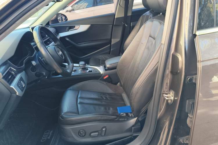 Used Audi A4L 2017 Plus 40 TFSI Sport Model
