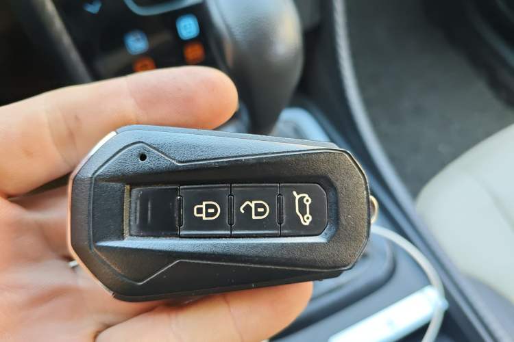 Used JMC Yusheng S330 2016 1.5L GTDi Automatic Two-Wheel Drive Fashion Edition
