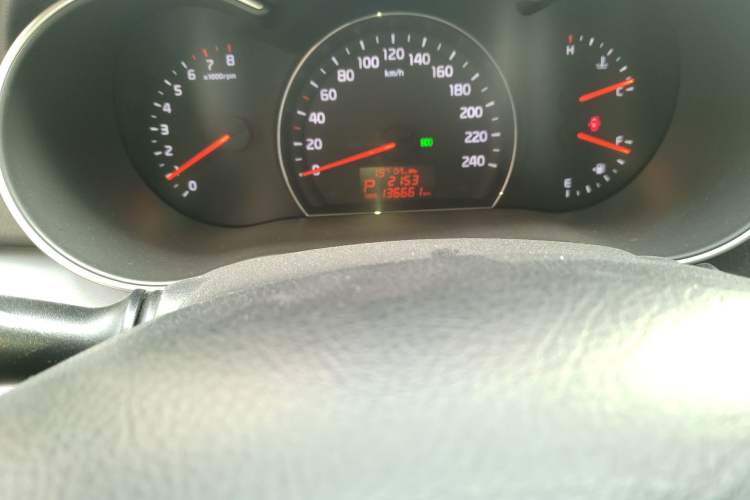 Used Kia Sorento  Odometer Close Up