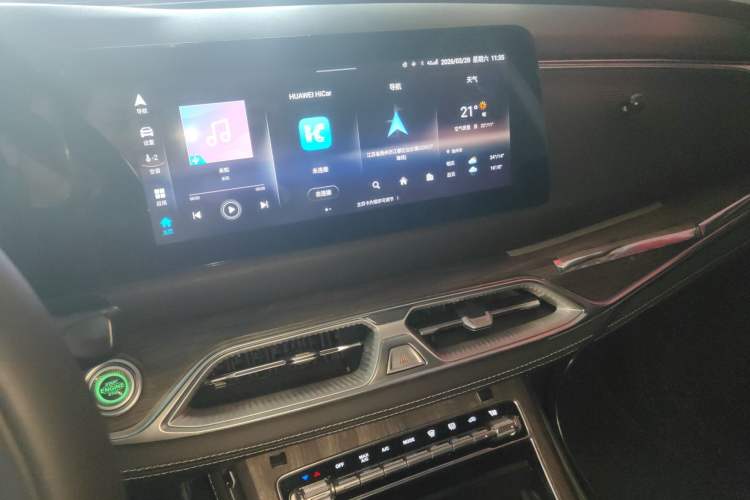 Used Landian E5 2024 Honor Edition 100KM Comfort Model 7 Seats Audio And AC Panel