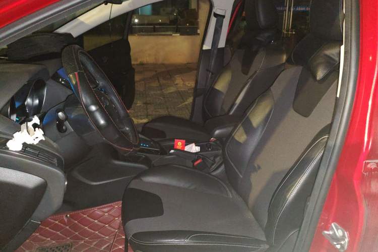 Used Ford Focus 2012 Hatchback 1.6L Automatic Fashion Edition Left Front Seat