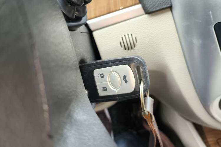 Used Buick Excelle 2015 1.5L Automatic Classic Model
