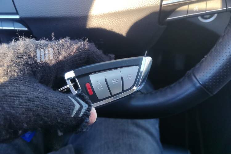 Used SAIC MAXUS G50 2019 1.5T Automatic Elite Edition China VI Standard Vehicle Key