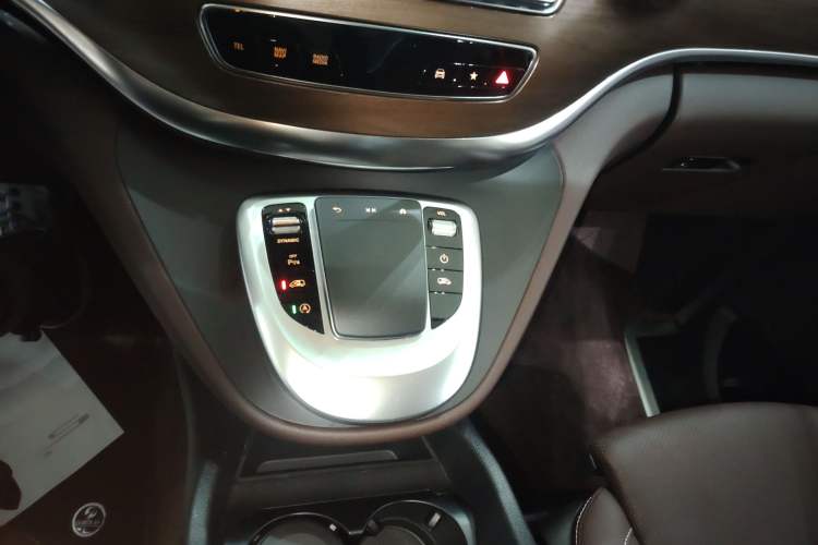 Used Mercedes-Benz V-Class 2022 V 260 L Long-wheelbase Luxury Edition