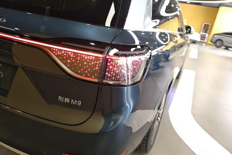 Used Hima AITO M9 2024 Range-Extended Ultra Version 42 kWh 6-Seater Model Right Rear Taillight