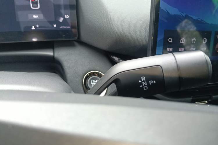 Used Lynk & Co 06 2025 Renew 1.5T Halo Gear Lever