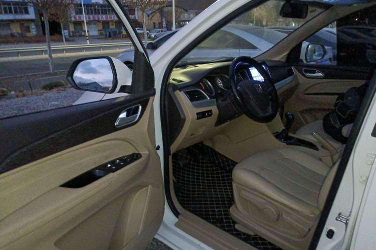 Used Wuling 730 2020 Commercial Vehicle 1.5L Manual Value Edition 7 Seats
