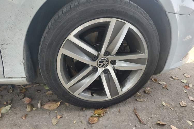 Used Volkswagen FAW-Volkswagen CC 2016 1.8TSI Prestige Model Right Front Wheel Hub