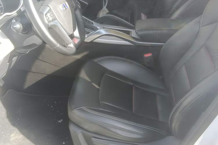 Used Geely Auto Emgrand X7 Sport 2018 1.8TD Automatic Two-Wheel Drive Zhiya Model