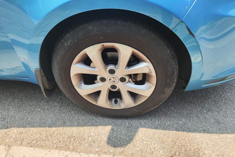Used MG 3 2014 1.5L AMT Elite Edition Right Front Wheel Hub