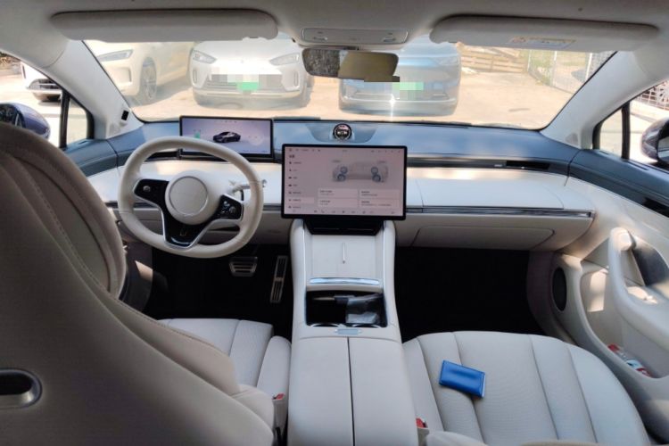 Used Hima Luxeed S7 2025 855 km Max