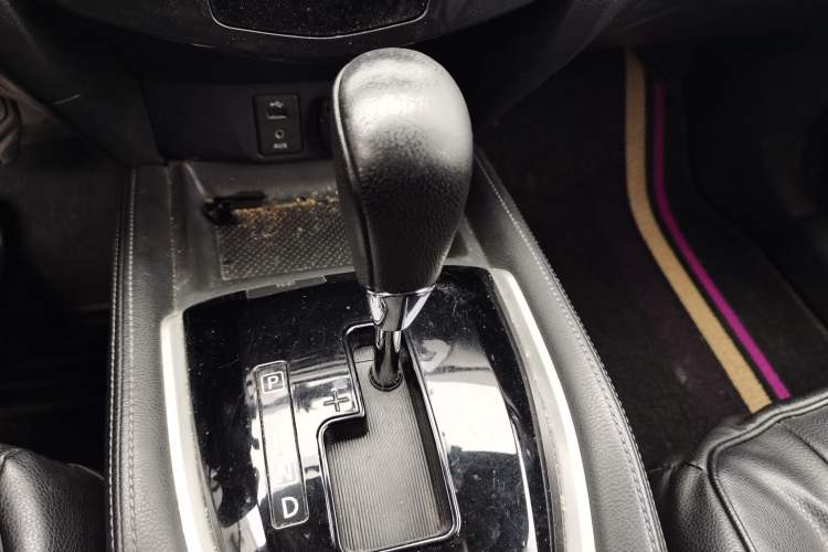 Used Nissan X-Trail 2015 2.0L CVT Comfort MAX Edition 2WD
