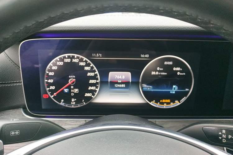 Used Mercedes-Benz E-Class 2016 E 300 L Sporty and Stylish Model
