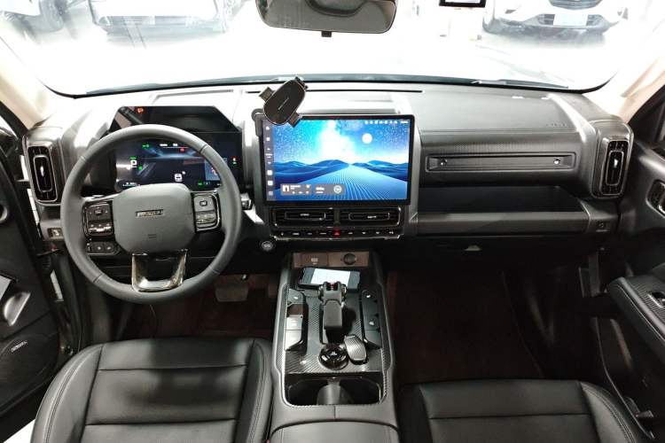 Used Haval Raptor New Energy 2024 Hi4 102 Pro Center Console