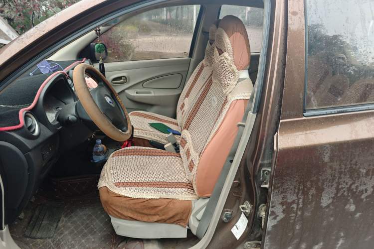 Used Venucia R30 2014 1.2L Manual Enjoyment Edition