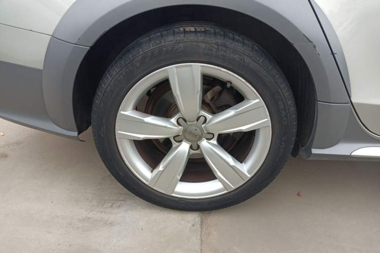 Used Audi A4 2014 40 TFSI allroad quattro plus version