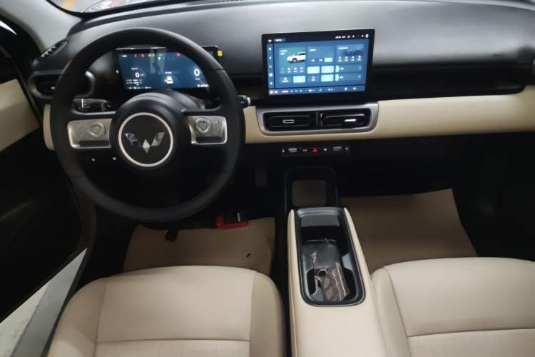 Used Wuling Bingo PLUS 2024 330 km Range Five-Seater Version