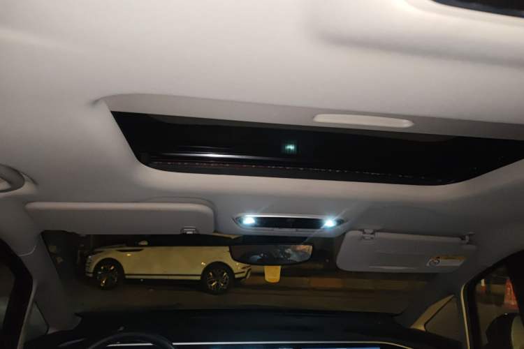 Used SAIC MAXUS G90 2022 2.0T Xingyun Seven-Seater Version
