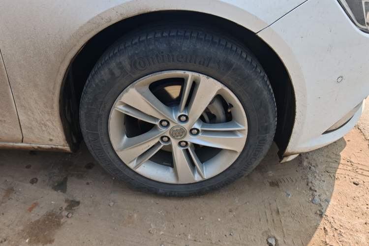 Used Buick Regal 2017 20T Luxury Model Right Front Wheel Hub