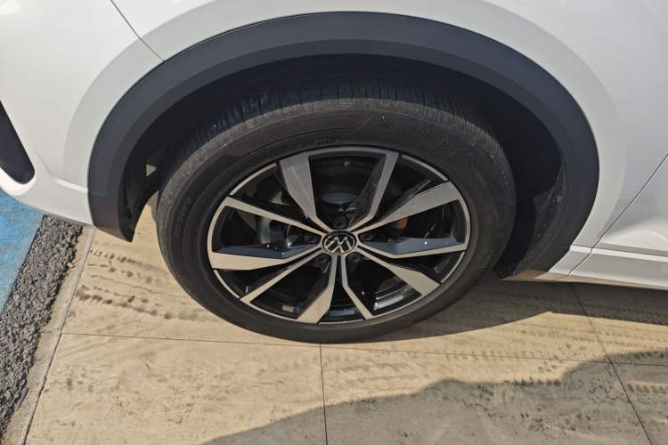 Used Volkswagen T-ROC 2025 300TSI DSG Two-Wheel Drive Chen Guang Edition