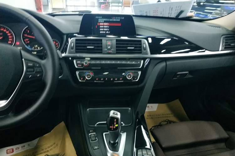 Used BMW 3 Series 2018 320Li Fashion Model
