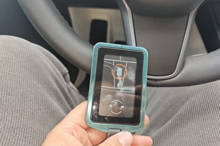 Used Tesla Model Y 2022 Revised Version Rear-Wheel Drive Vehicle Key