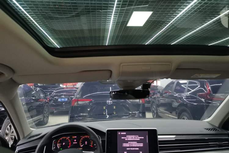 Used Volkswagen Tiguan L 2023 Restyled 330TSI Automatic Two-Wheel Drive R-Line Enhanced Comfort Version
