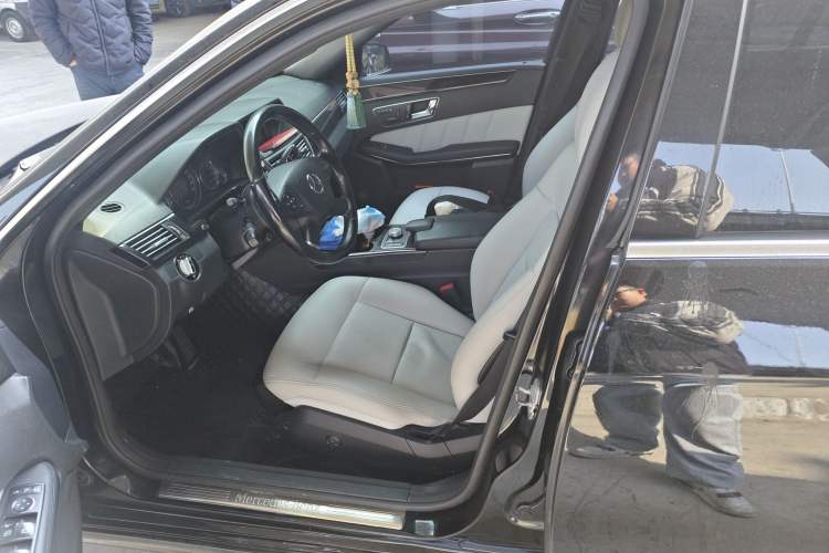 Used Mercedes-Benz E-Class 2009 E 300 Fashion Model
