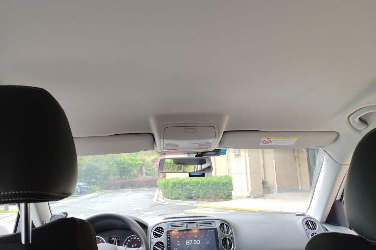 Used Volkswagen Tiguan 2016 280TSI Automatic Two-Wheel-Drive Silk Road Style Edition Headliner