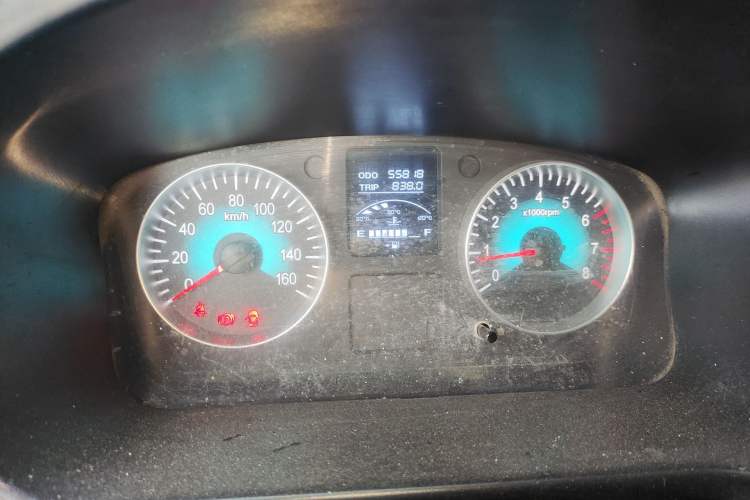 Used Jinbei Gold Hiace M Classic 2022 1.5L Travel Lion Passenger Van 6 Seats
