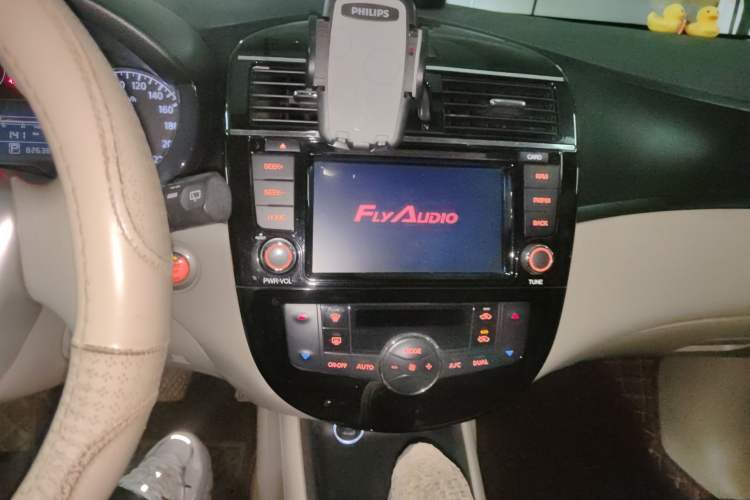 Used Nissan Tiida 2011 1.6L CVT Smart Version Audio And AC Panel