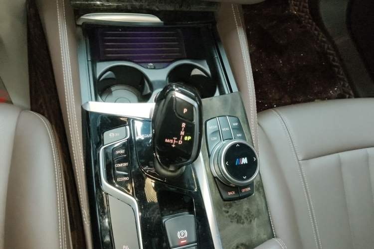 Used BMW 5 Series 2019 525Li M Sport Package