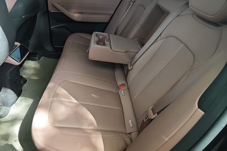 Used Nio EC6 2023 75 kWh Left Rear Seat