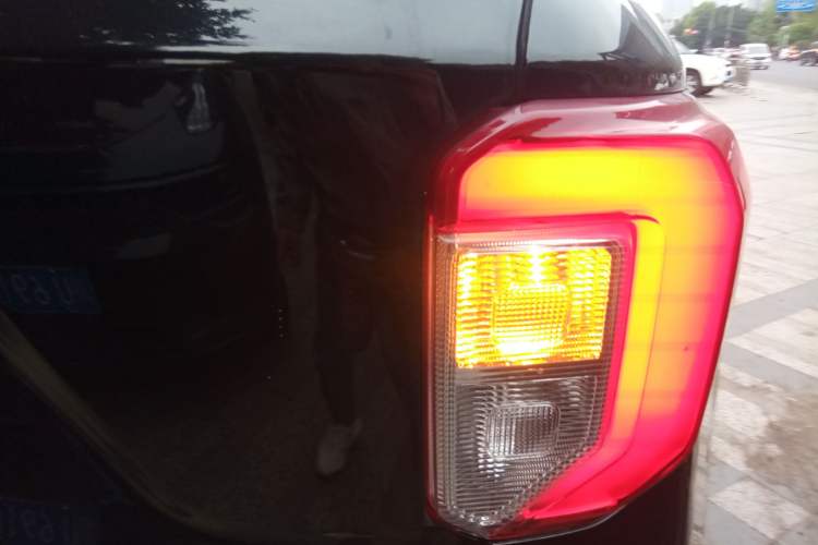 Used Ford Explorer 2020 EcoBoost 285 4x4 Titanium Edition 7-Seater
